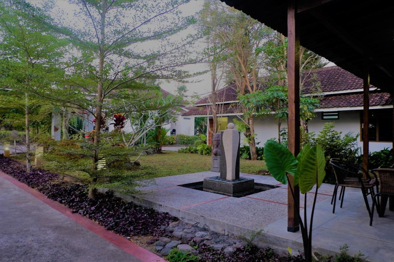 Hotel Minak Jinggo Banyuwangi  Exterior foto